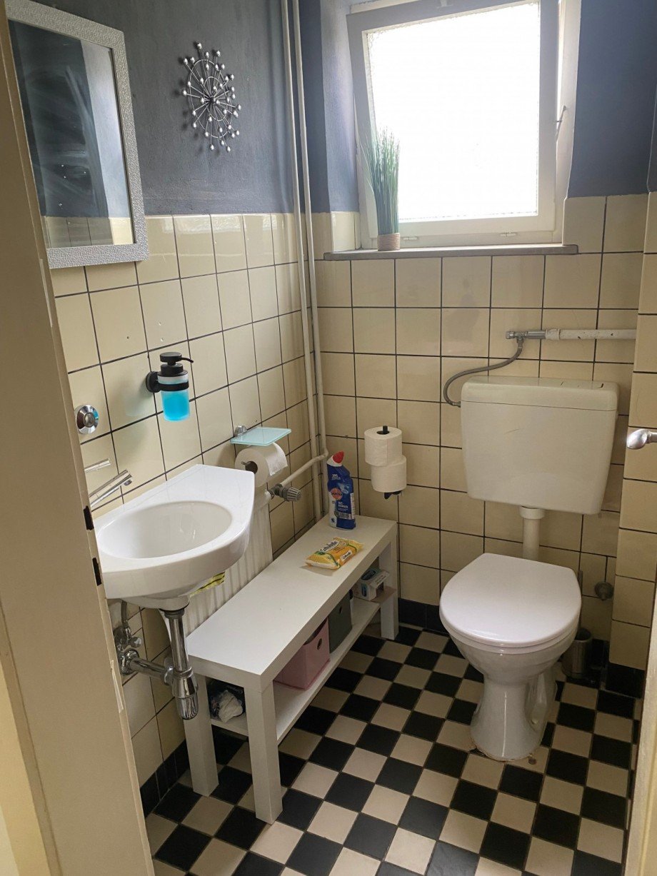 G�ste-WC Doppelhaush�lfte Renningen