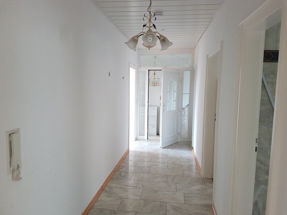 Flur Erdgeschosswohnung Aidlingen