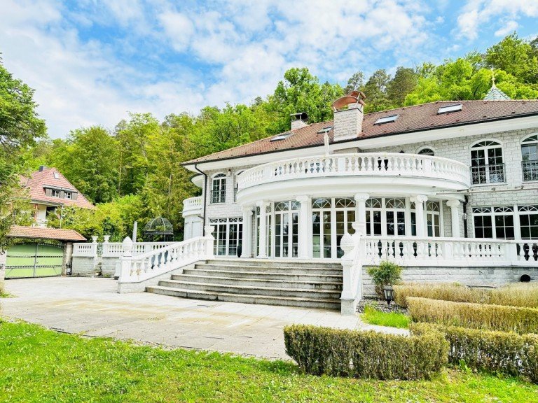 Villa Aidlingen Aidlingen B�rohaus Exklusive Einheit in Aidlingen - ideal f�r B�ro, Kanzlei, Praxis, Galerie, Showroom