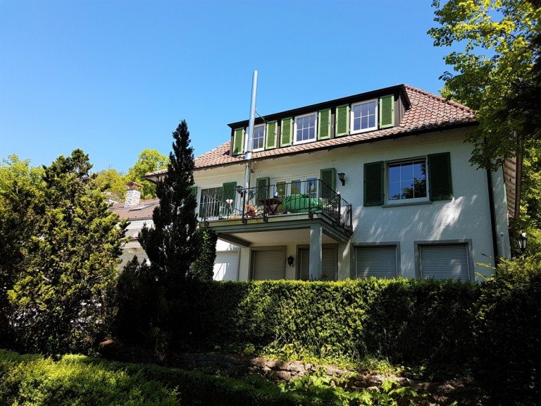 Ansicht S�dost Aidlingen Etagenwohnung OG-Wohnung in Aidlinger Villa